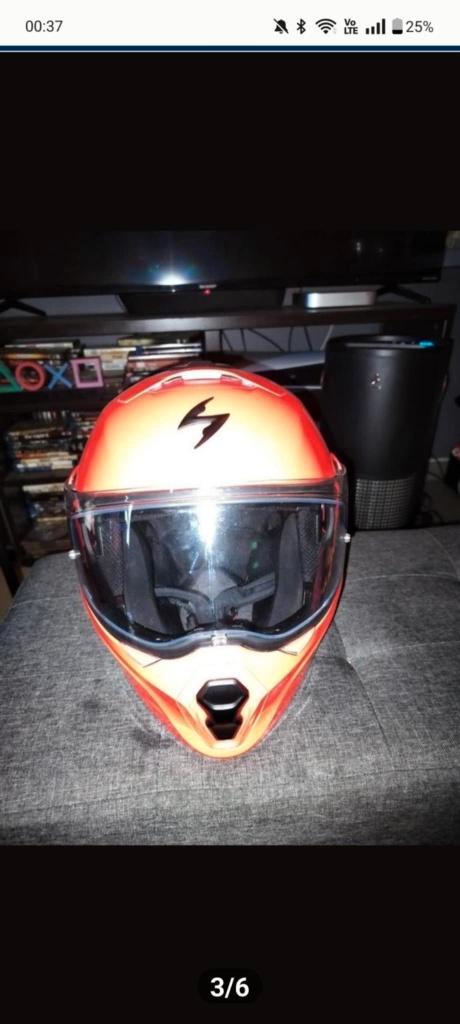motorhelm maat S merk scorpion  kleur rood + intercom, Motos, Vêtements | Casques de moto, Femmes, Hommes, Casque intégral, S