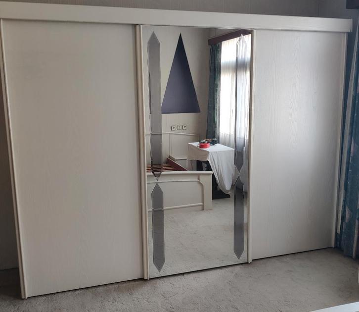 Grote slaapkamerkast ( bed en 2 ladenkasten ), Huis en Inrichting, Slaapkamer | Complete slaapkamers, Gebruikt, Tweepersoons, Ophalen