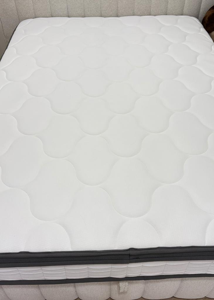 Matelas ergonomique+drap-housse, Maison & Meubles, Chambre à coucher | Matelas & Sommiers, Neuf, Matelas, Queen size, 140 cm