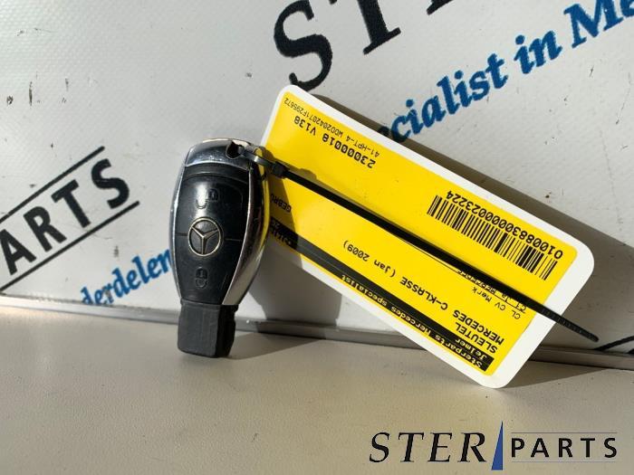 Clé d'un Mercedes C-Klasse, Autos : Pièces & Accessoires, Autres pièces automobiles, Mercedes-Benz, Utilisé, 3 mois de garantie