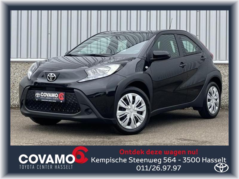 Toyota Aygo X Play / 22.000 KM !, 72 pk, Zwart, Bedrijf, Handgeschakeld