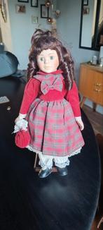 Poupée en porcelaine de collection the promenade, Collections