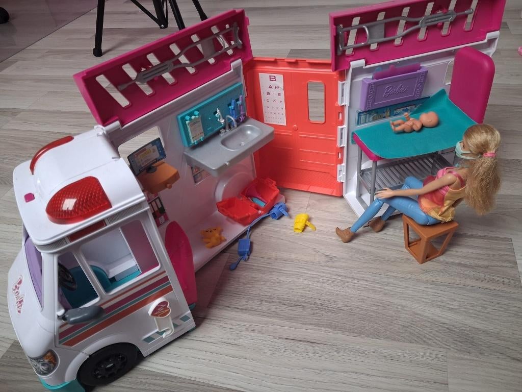 Barbie ambulance, Ophalen, Zo goed als nieuw, Barbie