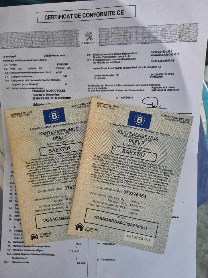 Brommer peugeot v-clic, Fietsen en Brommers, Scooters | Peugeot, Gebruikt, Overige modellen, Klasse A (25 km/u), Benzine, Ophalen