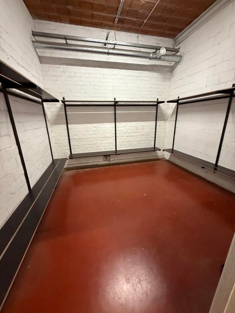 Kleedkamer inrichting, Ophalen