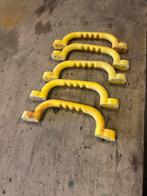 5 gele plastieken handvaten, Ophalen