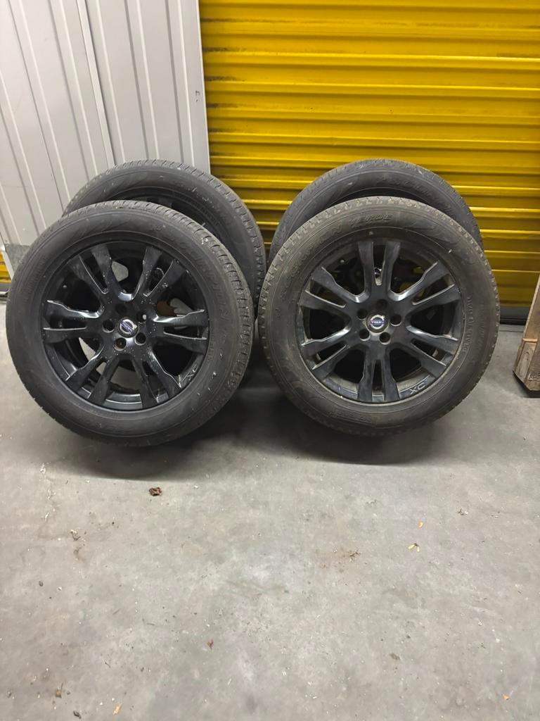 Volvo xc velgen + banden, Autos : Pièces & Accessoires, Pneus & Jantes, Enlèvement, Pneu(s)