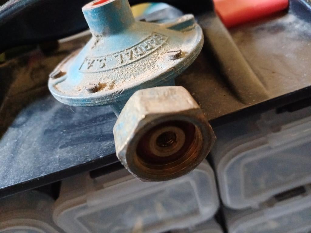 2 rejets de gaz., Enlèvement, Utilisé