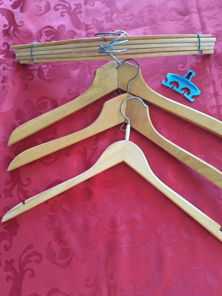 Lot de 14 cintres en bois pour vestes et pantalons, Enlèvement, Comme neuf, Bois, Enfants et Adultes