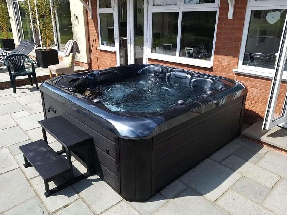 Jacuzzi 5-6 personen Goede hydromassage+sfeerverlichting, Tuin en Terras, Ophalen