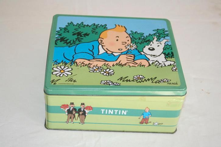 Tintin gros lot de 76 figurines dans une boîte métallique, Collections, Personnages de BD, Comme neuf, Tintin, Enlèvement ou Envoi
