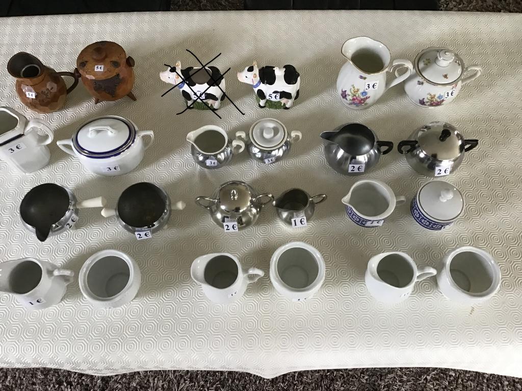 9 sets de pots à lait et de sucriers, Maison & Meubles, Enlèvement ou Envoi, Comme neuf