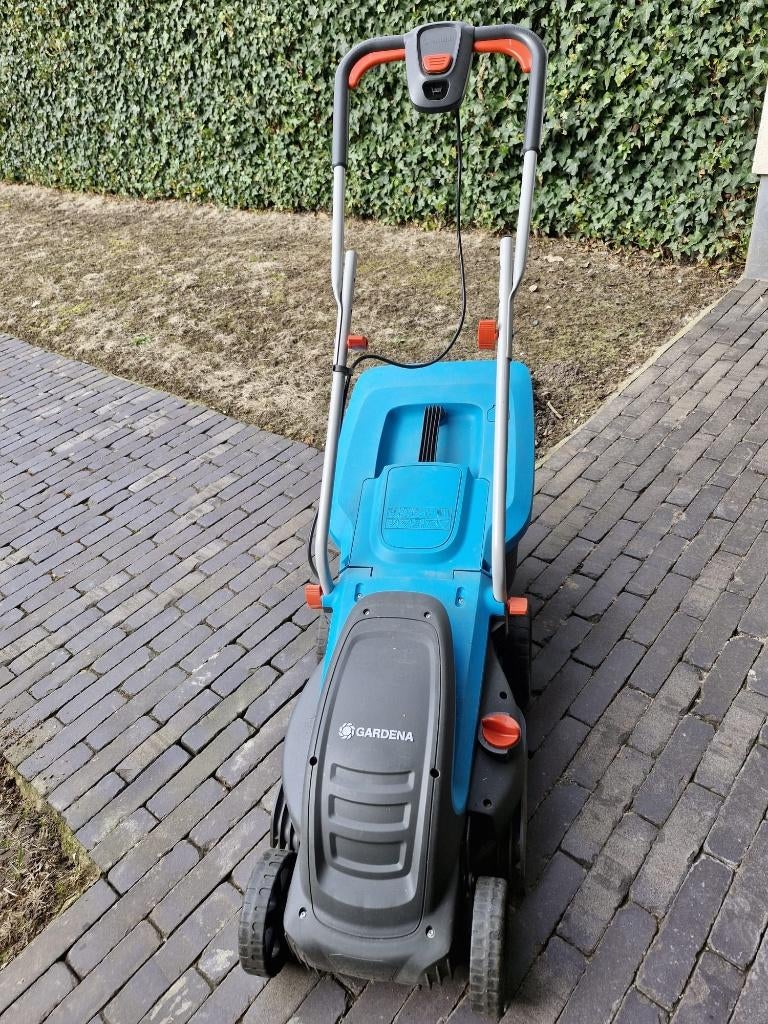 Grasmaaier + kantentrimmer, Tuin en Terras, Ophalen, Cirkelmaaier, Gebruikt, Elektrische grasmaaier