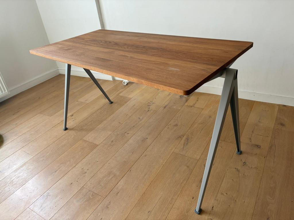 HAY Bureau/tafel in eik  (Pyramid 01), Huis en Inrichting, Bureaus, Ophalen, Scandinavisch, Hout, Zo goed als nieuw