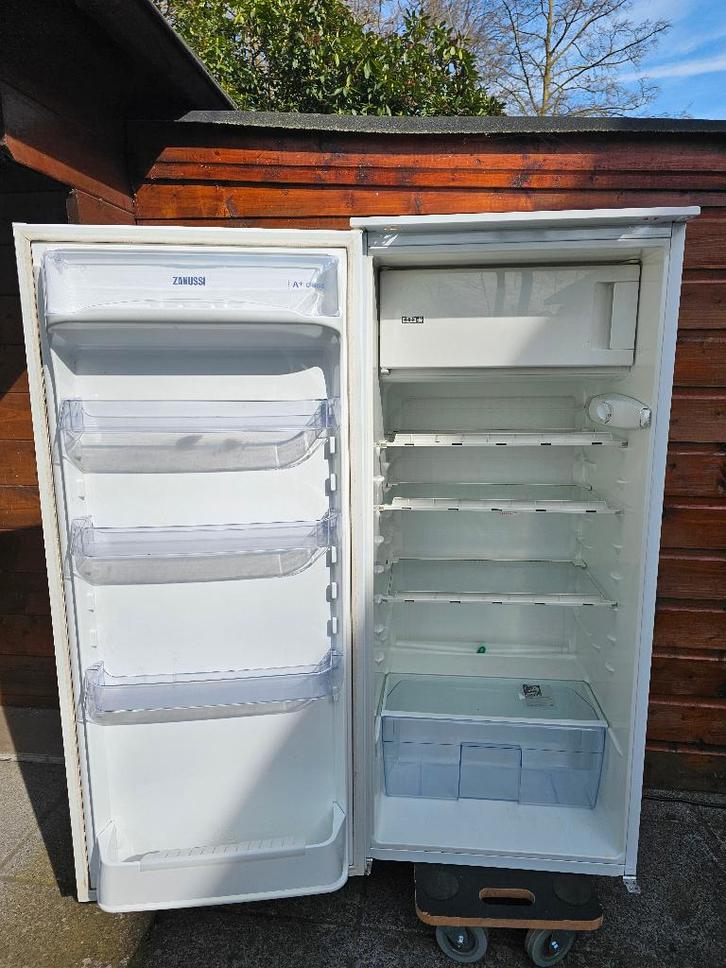Réfrigérateur encastré Zanussi A+, Electroménager, Réfrigérateurs & Frigos, Utilisé, Avec compartiment congélateur, 150 à 200 litres