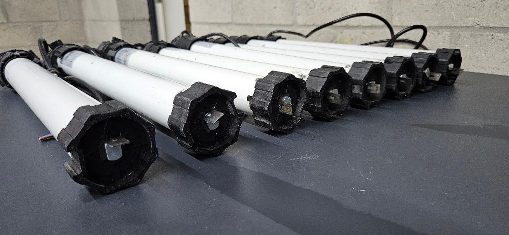 Lot de moteurs pour stores 145 W, Jardin & Terrasse, Protection solaire, Enlèvement ou Envoi, Comme neuf, Volet mécanique, Électrique