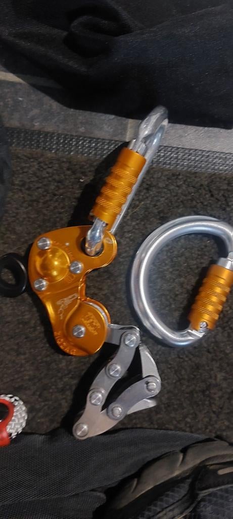 Set van petzel boomverzorger, boomklimmen, bomen snoeien, Ophalen