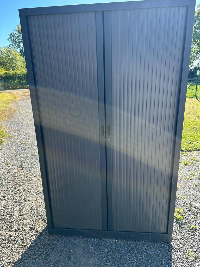 Roldeur kast bureau kast, Huis en Inrichting, Kasten | Roldeurkasten en Archiefkasten, Ophalen, Zo goed als nieuw