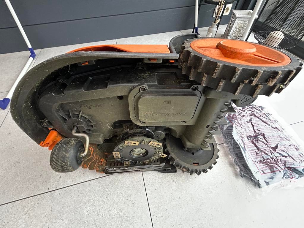 Worx Landroid WR105SI robot maaier, Ophalen, Gebruikt, Minder dan 20 cm, Bestuurbaar via app
