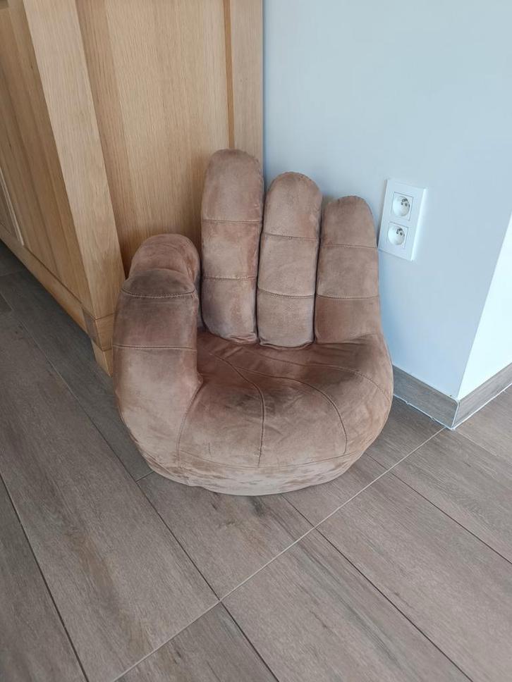 Siège en forme de main, Maison & Meubles, Canapés | Sofas & Chaises Longues, Utilisé, Une personne, Moins de 150 cm, Moins de 75 cm
