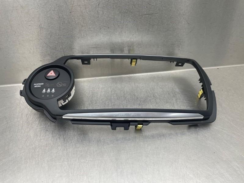 DIVERS Radio omlijsting Toyota Yaris III (P13), Utilisé, Toyota