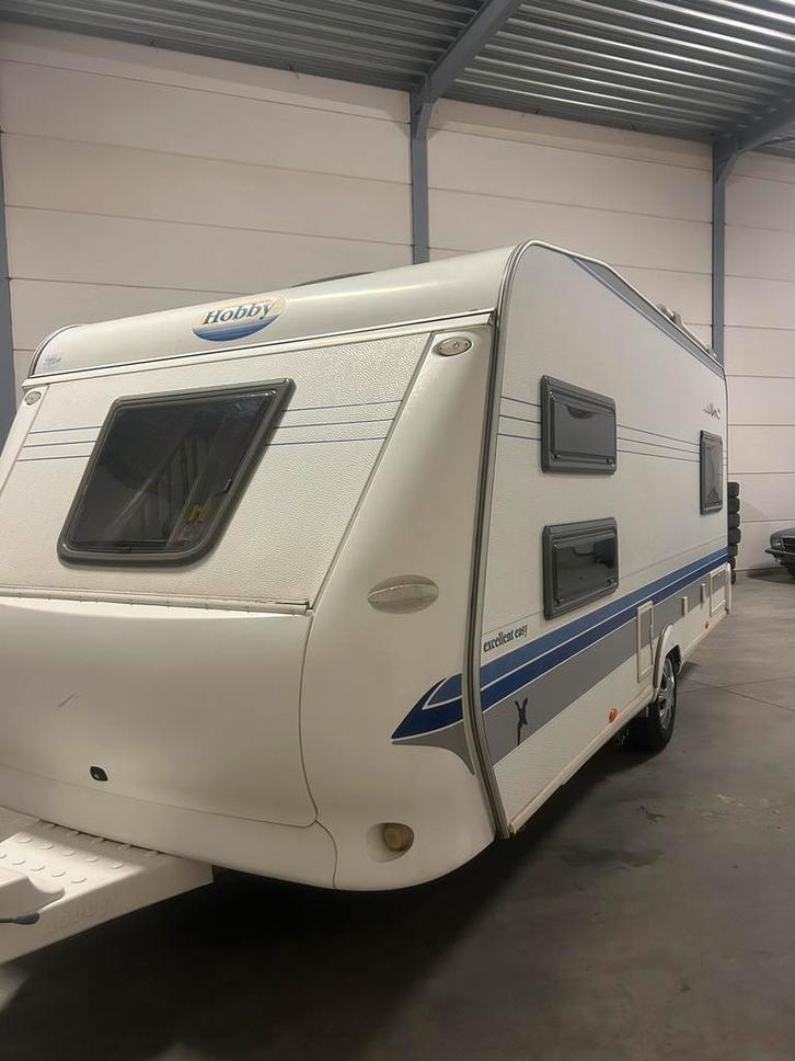 Caravan hobby stapelbedden, Caravans en Kamperen, Caravans, Particulier, meer dan 6, 1000 - 1250 kg, Rondzit, Hobby, Omvormbare zithoek
