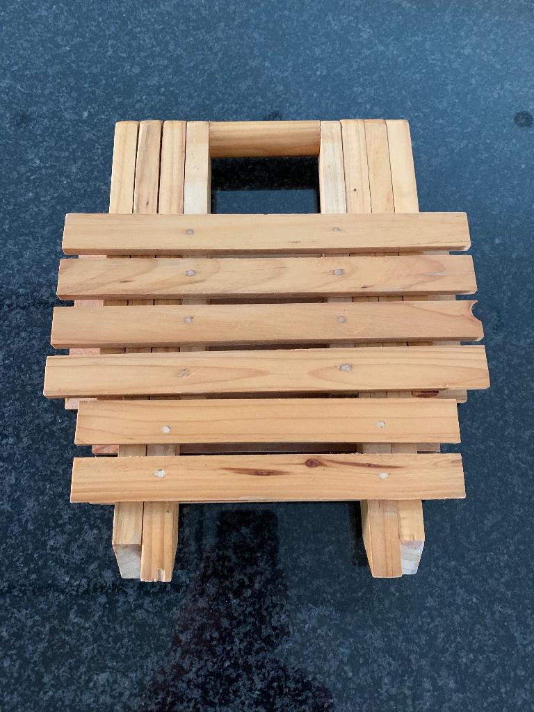 Opvouwbaar houten zitstoeltje, Kinderen en Baby's, Ophalen of Verzenden, Gebruikt, Inklapstoel