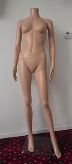 Paspoppen op glazen voet, Ophalen