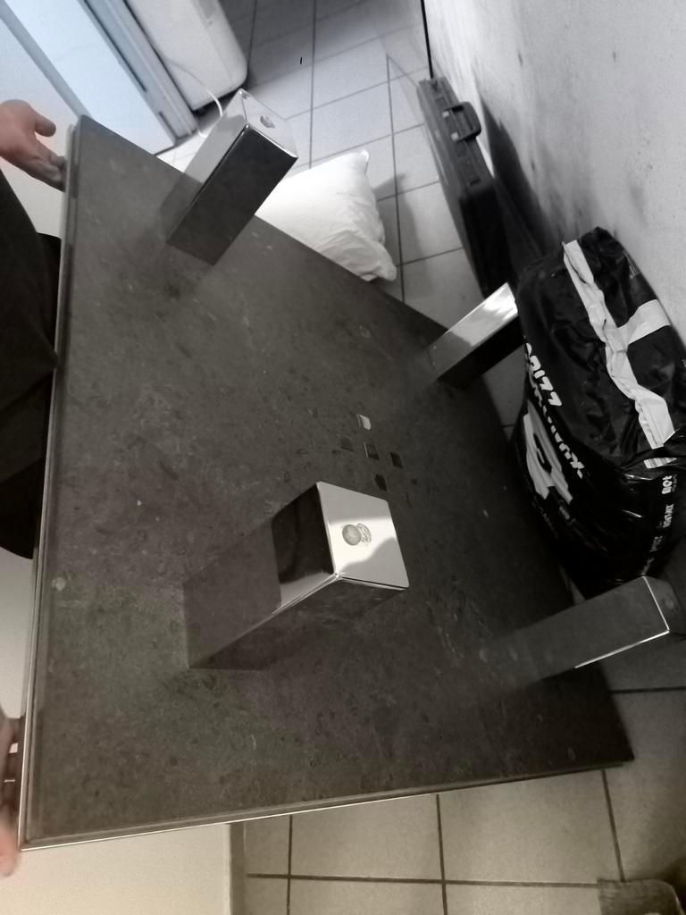 Table de salon a donner, Maison & Meubles, Enlèvement, Verre