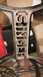 Mooie singer naaimachine, Enlèvement