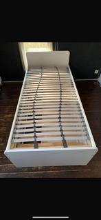 Uitschuifbaar bed (inclusief lattenbodem+2 dunne matrassen), Huis en Inrichting, Ophalen, Verstelbaar, Wit, Zo goed als nieuw