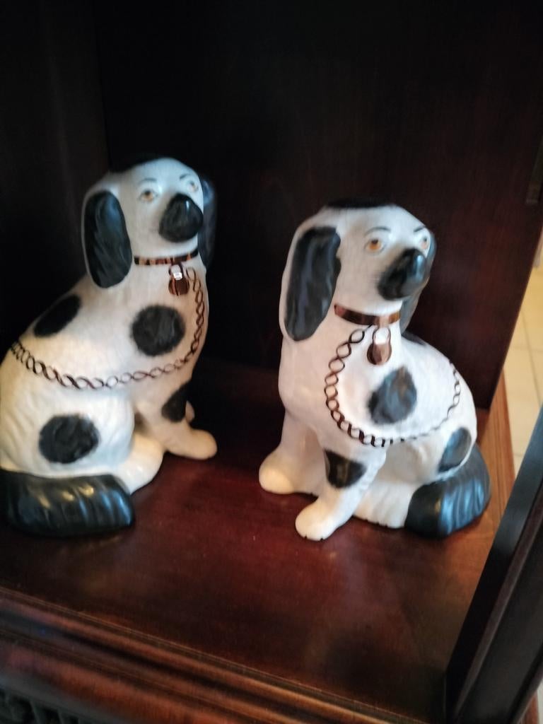 Staffordshire hondjes vintage, Ophalen