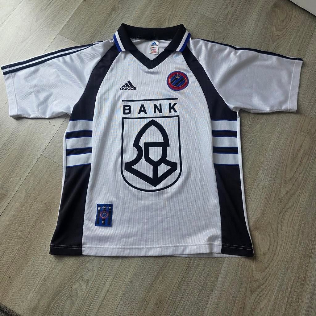 T-shirt club Brugge, Enlèvement, Maillot