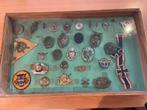 30X Insignes, badges & médailles allemandes Wehrmacht 39-45, Collections, Enlèvement ou Envoi, Utilisé, Autres sujets/thèmes, Insigne ou Pin's