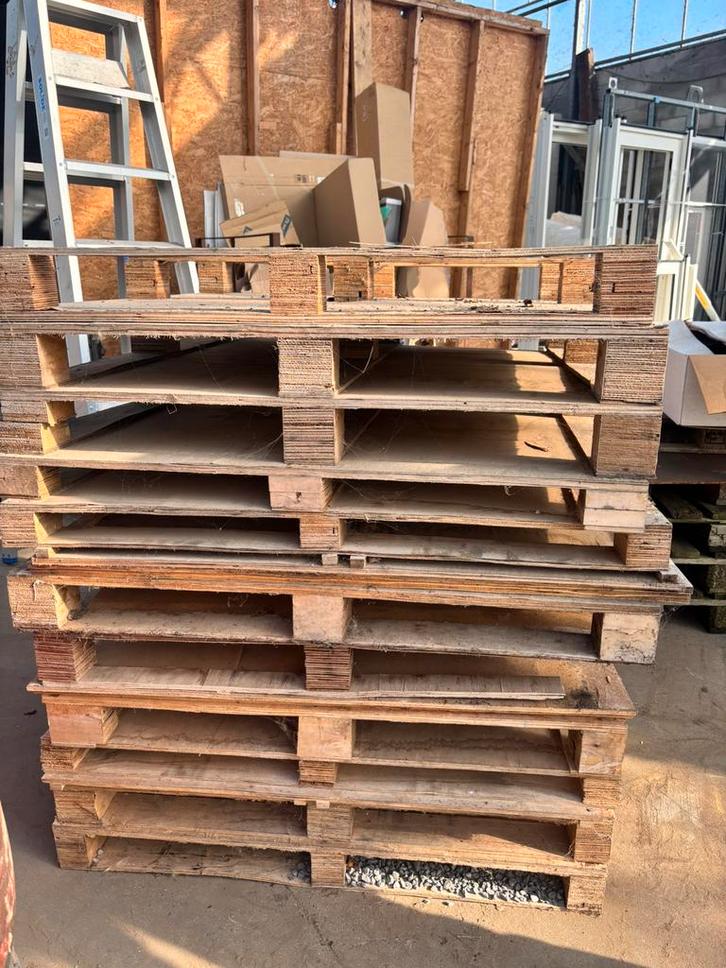 GRATUIT : palettes, planches de bois, Bricolage & Construction, Bois & Planches, Enlèvement