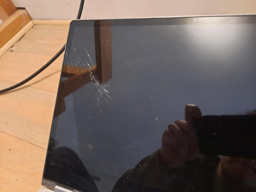 Lenovo yoga 530 (écran fissuré), Utilisé