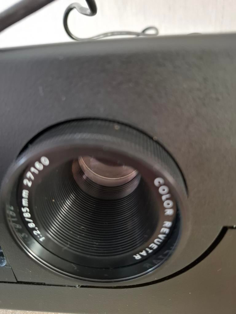 Projecteur de diapositives Revue Focus A22, Enlèvement