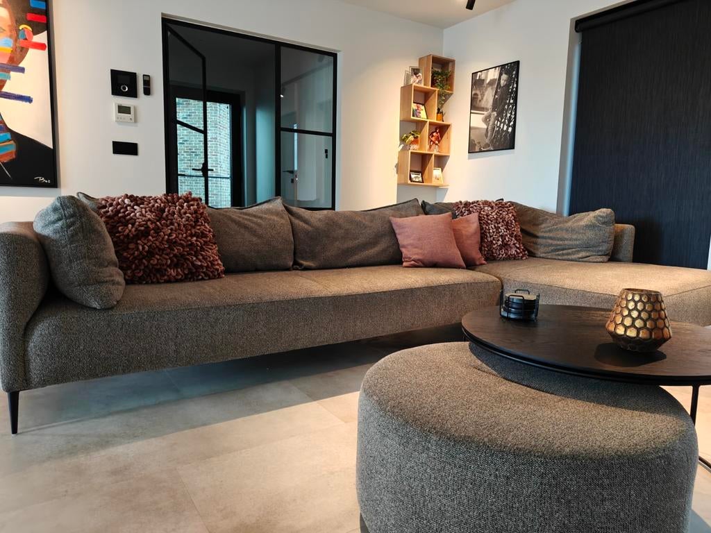 Hoeksalon, Enlèvement