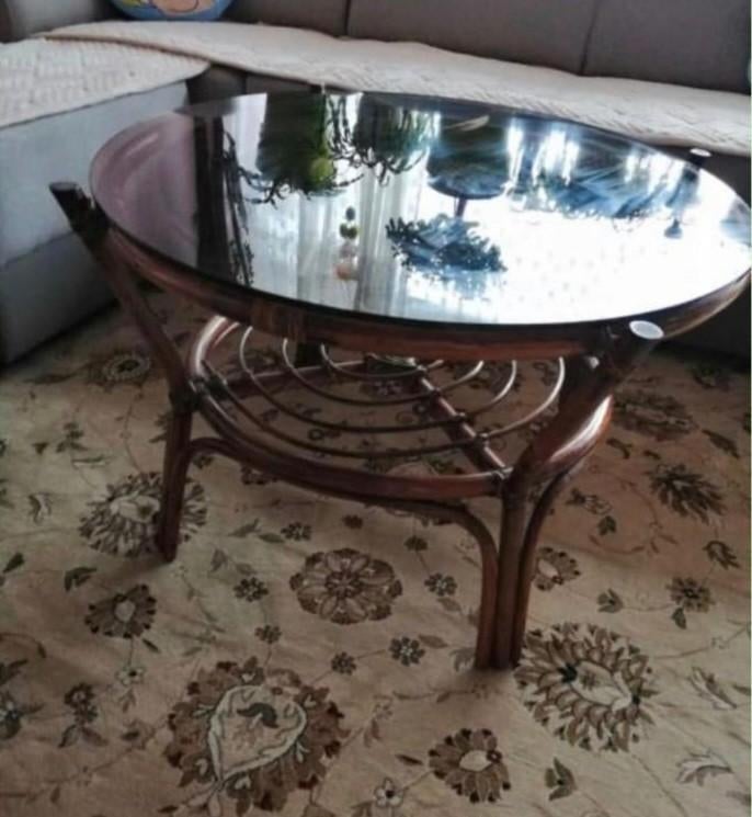 Table basse ronde, Enlèvement