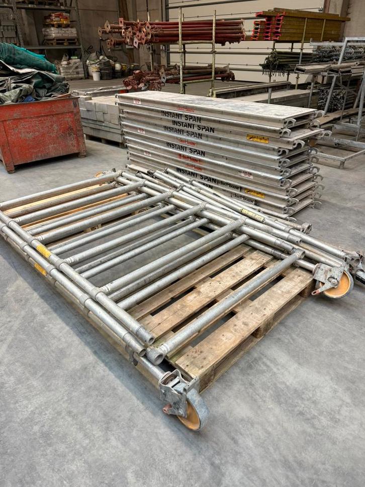 aluminium rolstelling Instant Span 400DW, Doe-het-zelf en Bouw, Steigers, Gebruikt, Rolsteiger of Kamersteiger, 5 meter of hoger
