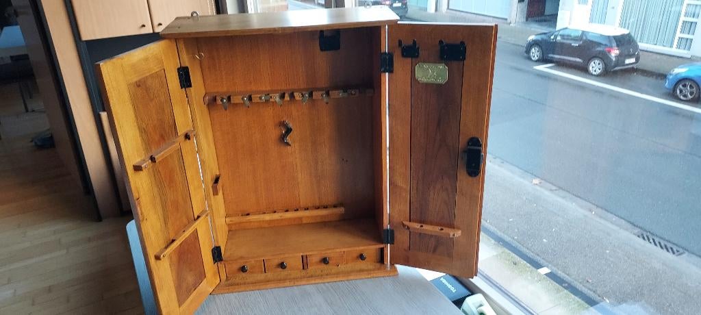 oud en zeldzaam Peugeot kastje voor werkmateriaal, Antiek en Kunst, Ophalen