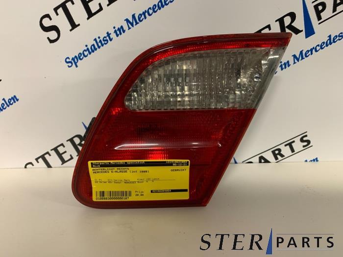 Achterlicht rechts van een Mercedes E-Klasse, Gebruikt, -, Ophalen of Verzenden, -