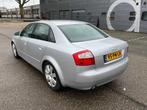 Audi A4 Limousine 2.0 2004 Voiture voyageurs 95-PN-LR, Autos, Achat, Entreprise, Boîte manuelle, A4