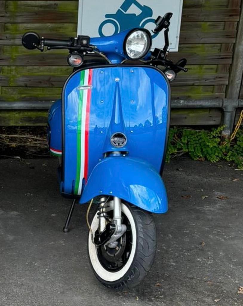 Abruzzi 125, Vélos & Vélomoteurs, Enlèvement, Comme neuf