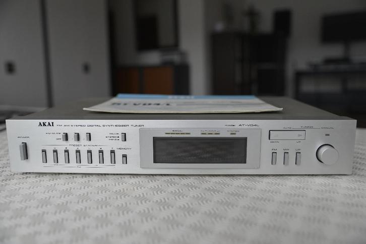 AKAÏ AT-V04/L AM/FM stereo digitale synthesizertuner (1980), Audio, Tv en Foto, Tuners, Gebruikt, Ophalen