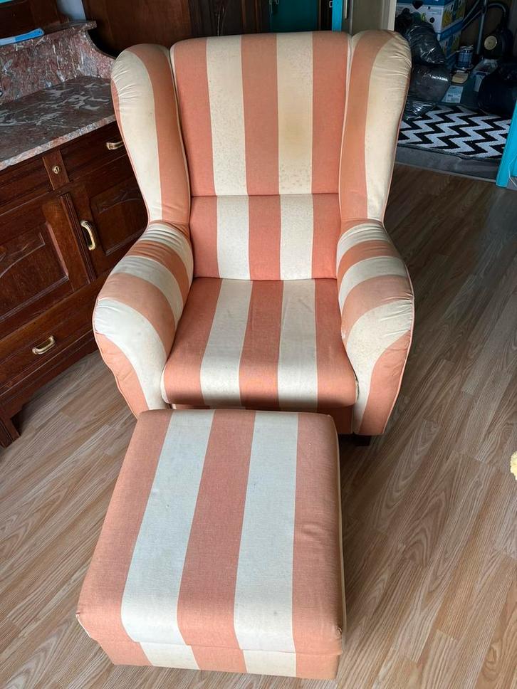 Fauteuil met voetbank, Huis en Inrichting, Fauteuils, Gebruikt, Hout, Stof, 75 tot 100 cm, 75 tot 100 cm, Ophalen