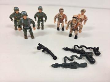 Military muscle men 6 st met assecoires  beschikbaar voor biedingen