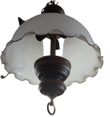 grote rustieke hanglamp met witglazen lampenkap. beschikbaar voor biedingen