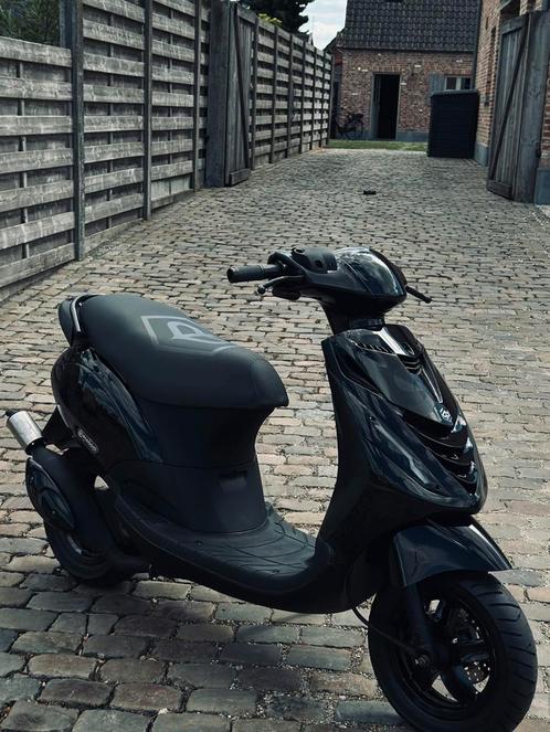 Piaggio zip 2000 2t, Fietsen en Brommers, Scooters | Piaggio, Zo goed als nieuw, Zip, Ophalen