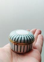 Groot pillendoosje, Handtassen en Accessoires, Ringen, Ophalen of Verzenden, Wit